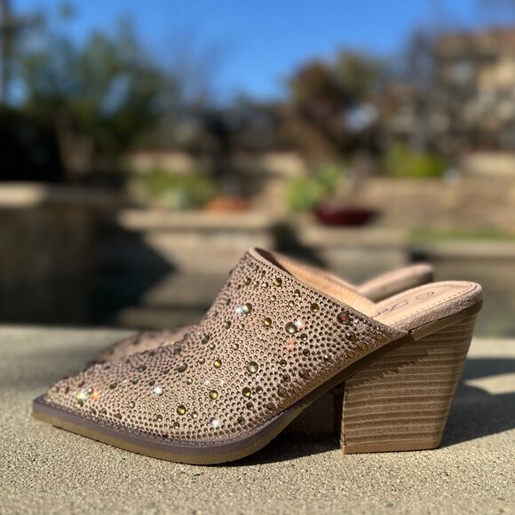 Elegant Tan Mules with Rhinestone Detailing - Picture 4 of 6
